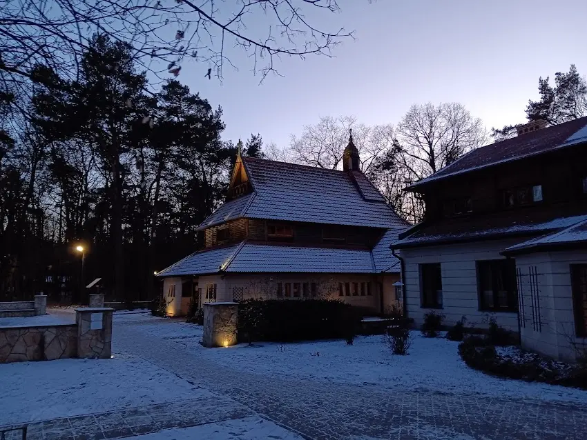 Kaplica Matki Bożej Anielskiej w Laskach